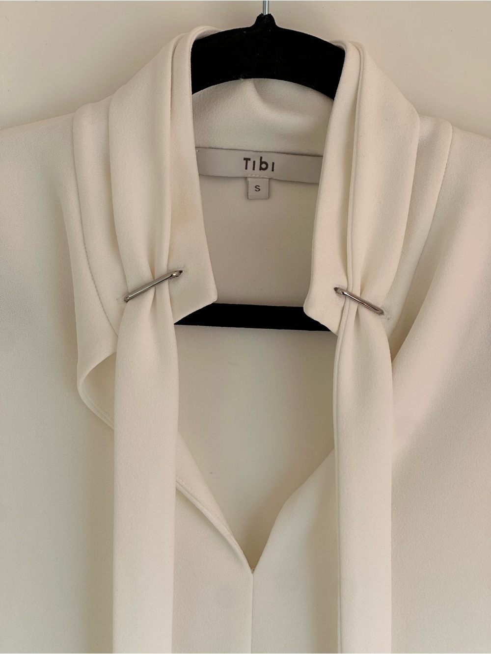 TIBI | NWOT | CREAM DRAPED SLEEVELESS BLOUSE W/ METAL NECK DETAIL | SIZE S